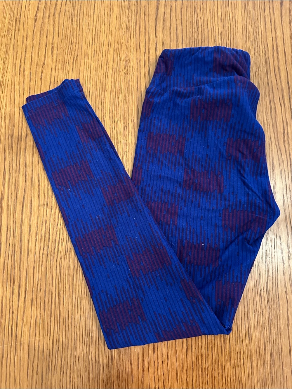 LuLaRoe Blue and Maroon Patterned Leggings